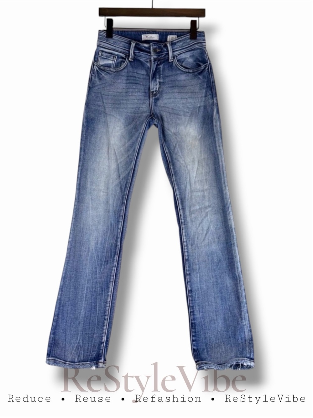 KANCAN Women’s Size 27 Denim Jeans Kurvy Mid Straight Style Fit Stretch